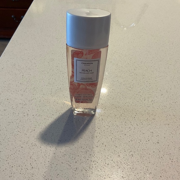 Chanson D’Eau Peach Fragrance Mist - Picture 2 of 2